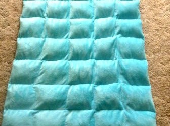 Free Tutorial on how to make a DIY Weighted Blanket – Can help calm people with Autism!