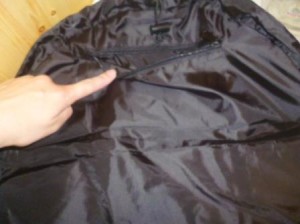 lay n go zippered pocket
