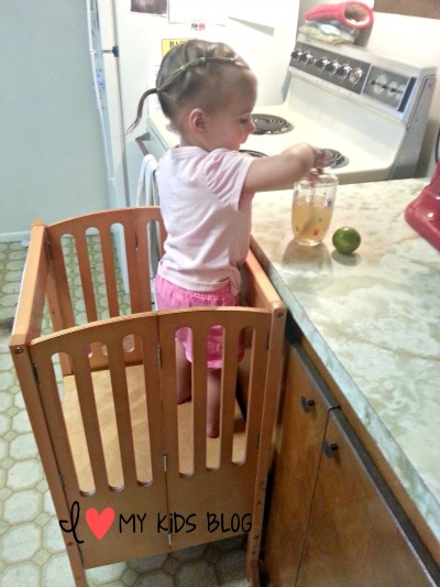 kitchen-helper-helping-limade