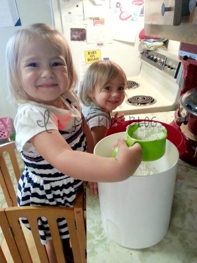 kitchen-helpers-flour