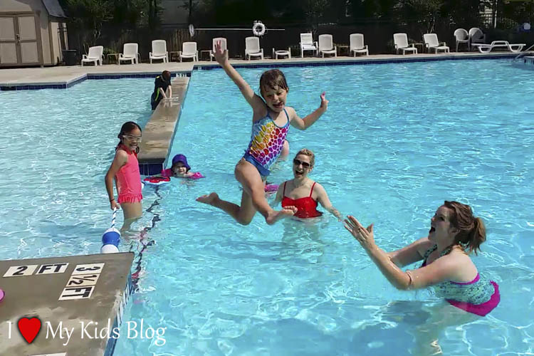Hidden Magnets Put a New Twist on the One-piece Swimsuit by Fasten Swimsuit