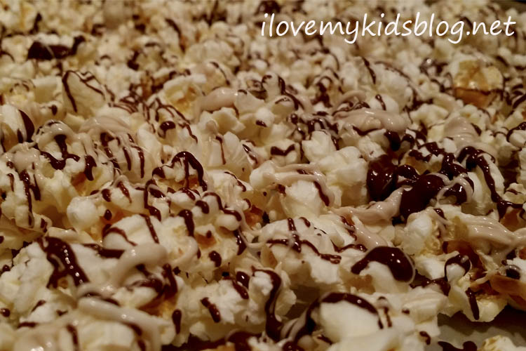 Make a Delicious, No Guilt, Chocolate Drizzled Popcorn Treat in under 8 Minutes