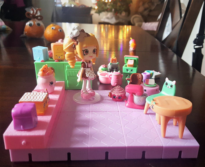 Unleash Creativity and Play This Holiday with Shopkins Happy Places by #MooseHolidays16